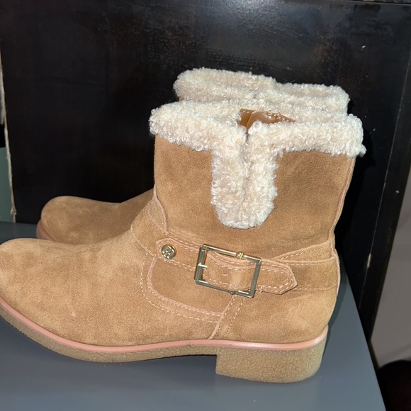 Tommy Hilfiger Brown Boots!! - Picture 2 of 5